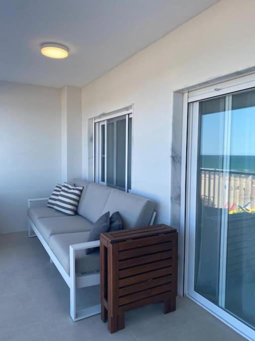 Apartamento 1ª Linea De Playa - Con Piscina Y Parking Playa de Gandia Dış mekan fotoğraf