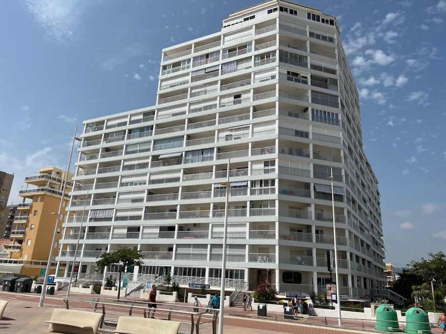 Apartamento 1ª Linea De Playa - Con Piscina Y Parking Playa de Gandia Dış mekan fotoğraf