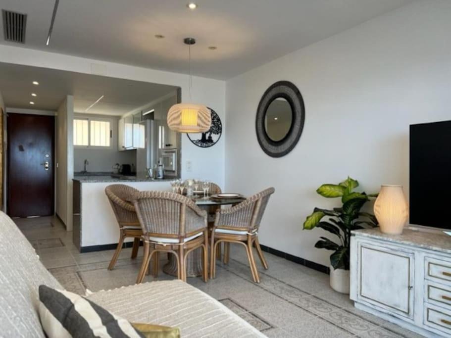 Apartamento 1ª Linea De Playa - Con Piscina Y Parking Playa de Gandia Dış mekan fotoğraf